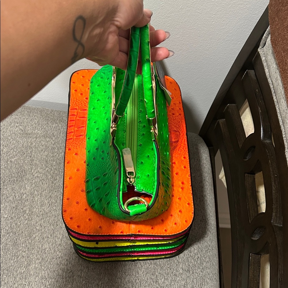 Vegan leather Green and Pink Women's Bag - Picture 4 of 8